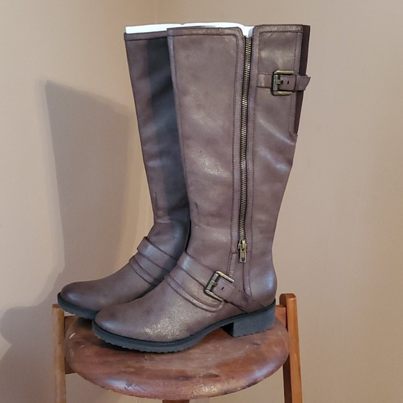 Tall boots - Picture 4 of 13